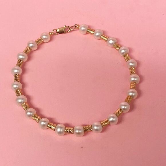 Vintage 14k Gold and Pearl Bracelet 7inch Wrist - Picture 3 of 4
